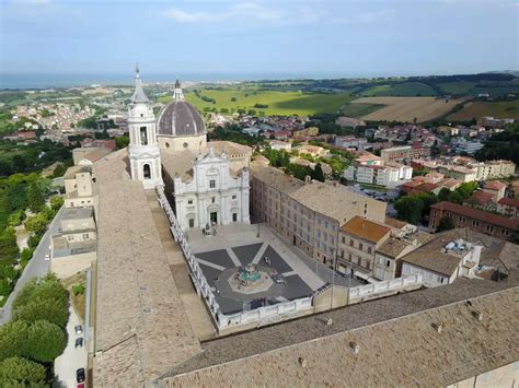 Veduta aerea del Santuario di Nostra Signora di Fatima e del borgo di San Vittorino Romano