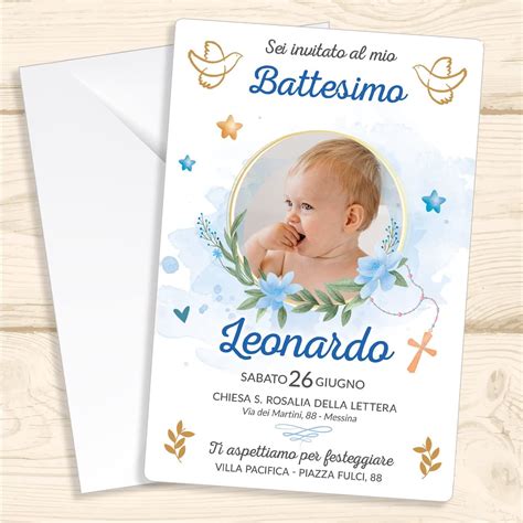 Invito di battesimo con foto del bambino e fiocco in juta