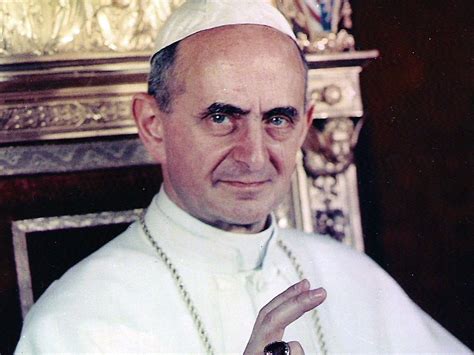 Papa Paolo VI in un momento di riflessione o preghiera