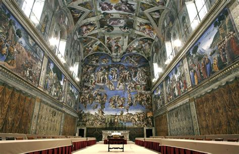 Cappella Sistina durante un Conclave, con il comignolo per la fumata