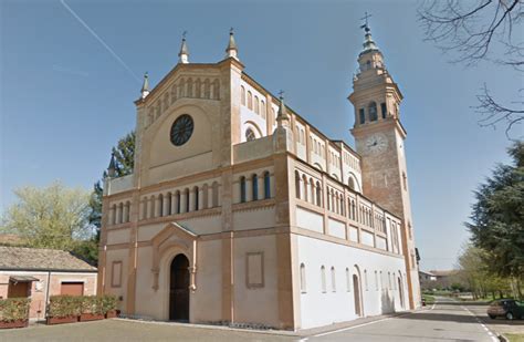 Facciata settecentesca del Santuario della Madonna dell'Olmo a Montecchio Emilia