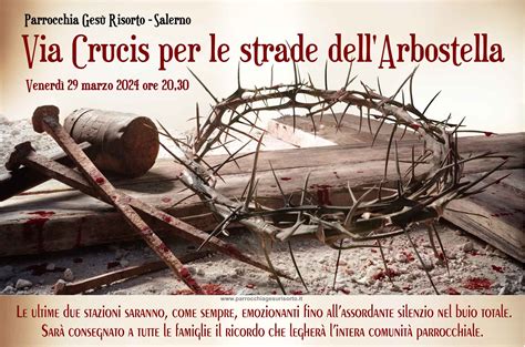 Foto di gruppo di una Via Crucis per i martiri