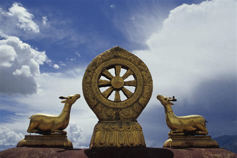 Ruota del Dharma con otto raggi