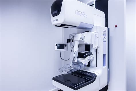 Immagine del mammografo con tecnologia di tomosintesi