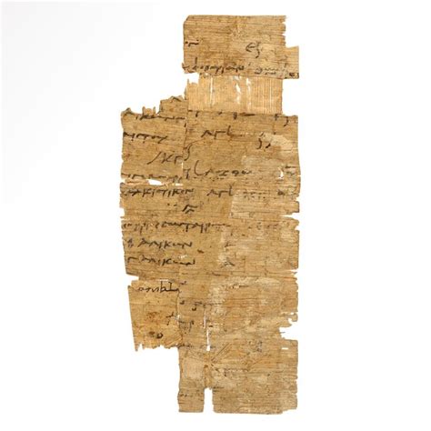 Antico manoscritto biblico o frammento di papiro con annotazioni di critica testuale