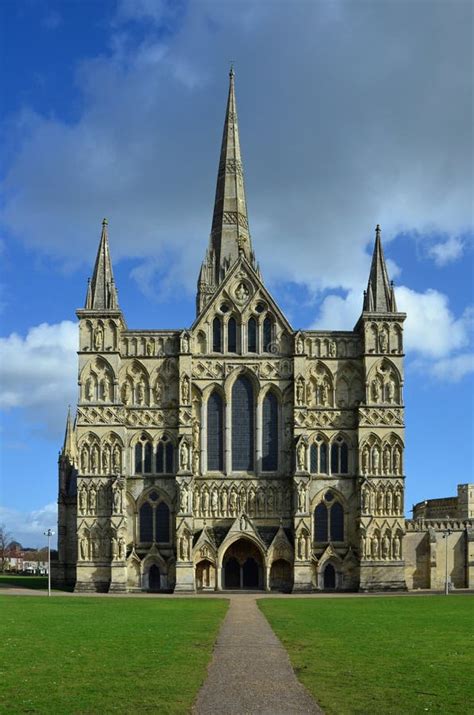 Cattedrale di Salisbury: veduta esterna e facciata