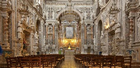 Interno della Chiesa dell'Immacolata Concezione al Capo con marmi mischi