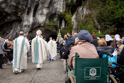Volontari Unitalsi a Lourdes