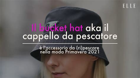illustrazione di una suora con un copricapo insolito o malposizionato, in stile surreale