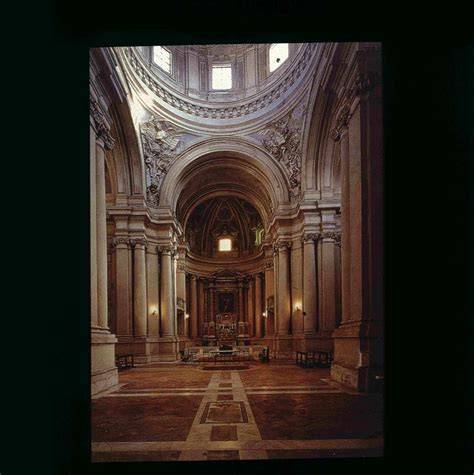 Interno della chiesa superiore dei Santi Luca e Martina con giochi di luce