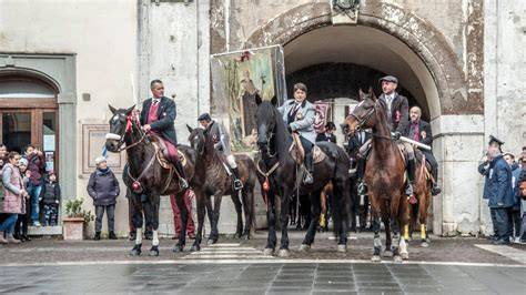Processione a cavallo della Festa di Sant'Antonio Abate a Bracciano con bande musicali