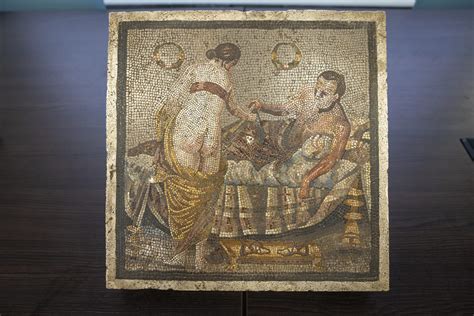 Affresco o mosaico di Sant'Eustachio e la sua famiglia nel toro di bronzo
