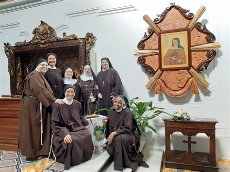 Foto delle Suore Lauretane del Terz'Ordine di San Francesco durante un'attività caritativa a Faenza