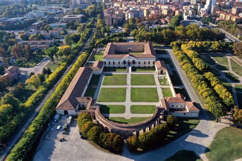 Veduta aerea del camposanto di Castelpoggio