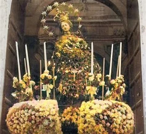 infografica sul significato delle processioni e il loro legame con la fede cristiana