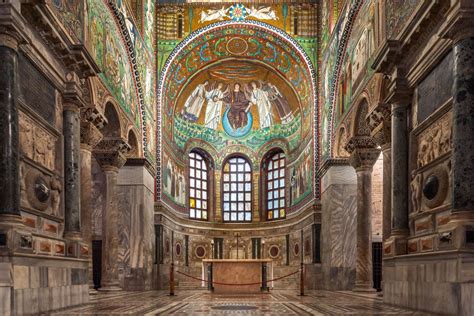 Immagine del nuovo battistero o degli arredi moderni della chiesa