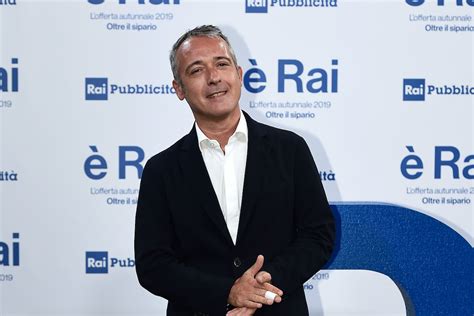 Pierluigi Diaco durante una trasmissione radiofonica