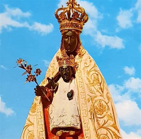 Statua della Madonna Nera del Tindari