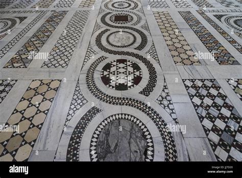 Immagine del pavimento cosmatesco di San Giovanni in Laterano