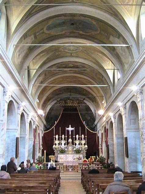 Interno della Chiesa di San Giacomo durante una celebrazione