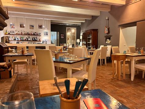Facciata esterna del ristorante Casa Nobili a Santarcangelo di Romagna