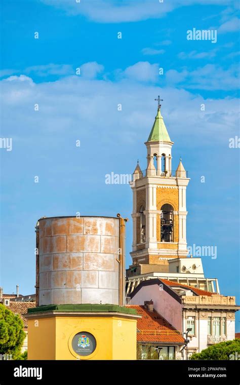Dettaglio del campanile della Chiesa del Sacro Cuore di Gesù