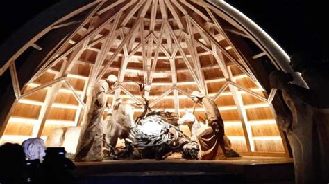 Schizzo dettagliato del presepe in Piazza San Pietro con il battistero paleocristiano di Santa Maria Maggiore in primo piano