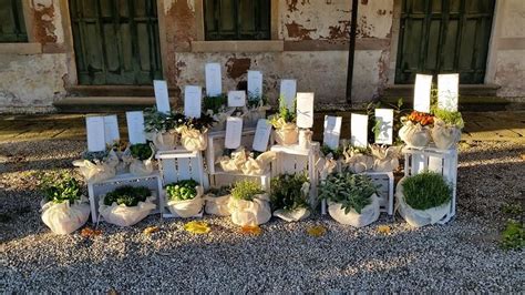 Tableau de mariage con cassette in legno e gypsophila