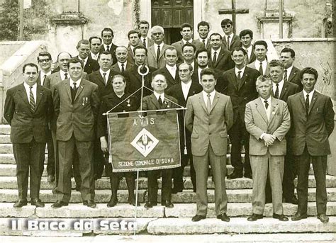 Foto storica di gruppo di una comunità religiosa in fase di fondazione
