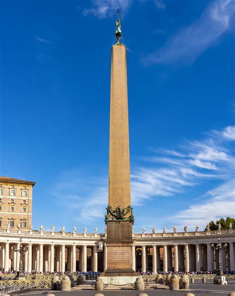 Erezione dell'obelisco Vaticano, un'impresa di ingegneria del XVI secolo