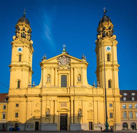 Theatinerkirche a Monaco di Baviera, esempio ispirato a Maderno