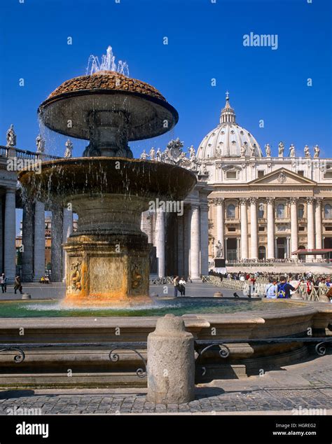 Fontana in Piazza San Pietro, Roma