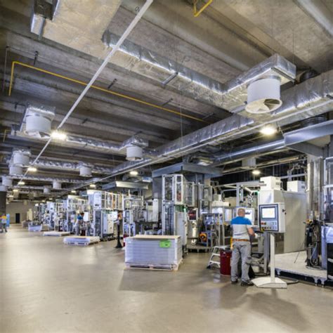 Immagine di un impianto produttivo CEI Ingranaggi a Bologna