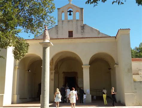 Santuario di Nostra Signora di Valverde in un contesto rurale