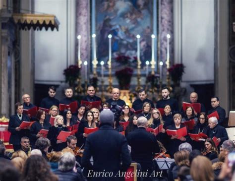 Partitura di canto liturgico moderno con indicazioni per coro e assemblea