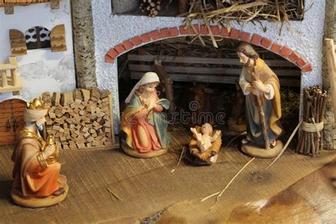 Scena del presepe tradizionale, con la Sacra Famiglia