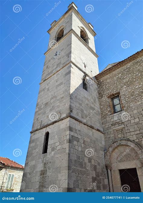 Foto del campanile a vela della Chiesa di Santa Maria Assunta