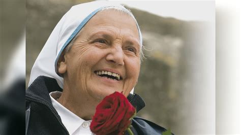 Ritratto di Suor Elvira Petrozzi, fondatrice della Comunità Cenacolo