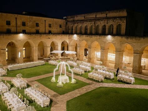 Il chiostro ottagonale del Palazzo Abbaziale durante un evento