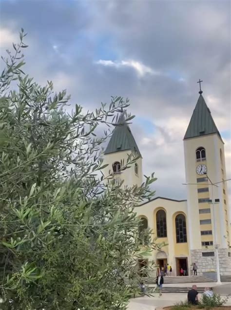Schema dei cinque pilastri di Medjugorje: Preghiera, Digiuno, Confessione, Eucaristia, Bibbia