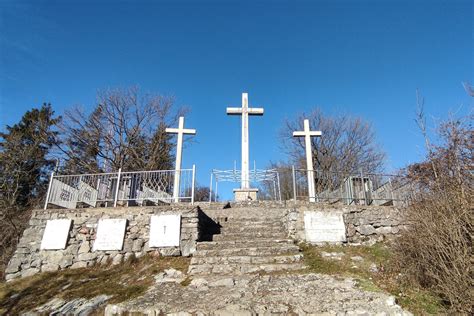 Rappresentazione artistica delle Tre Croci del Sacro Monte