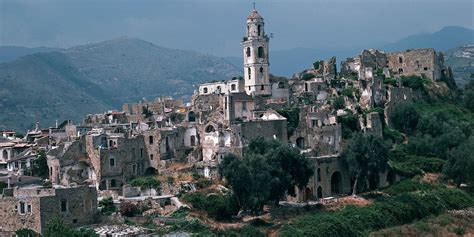 Panoramica del borgo medievale di Bussana Vecchia