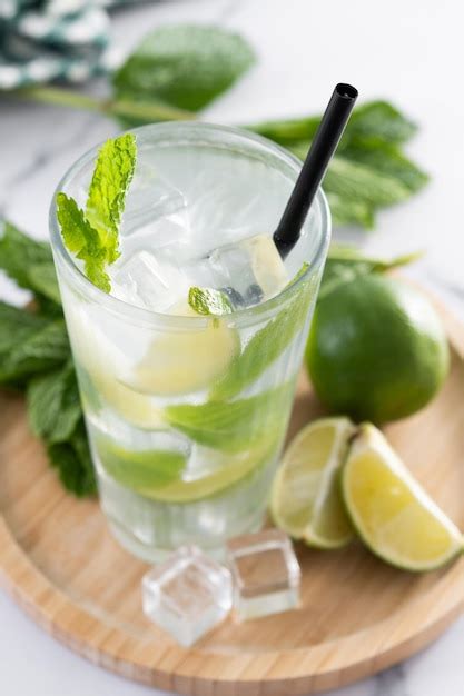 Foto di un Virgin Mojito con menta e lime