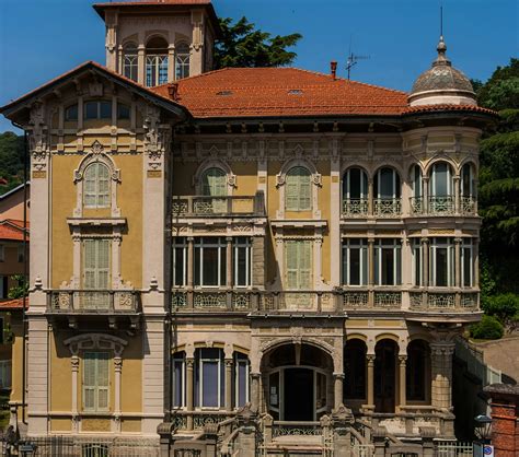 Foto esterna di Villa Rosa, sede del Museo dell'Arte Vetraria Altarese