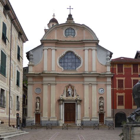 Veduta esterna della Chiesa della Natività della Beata Vergine Maria nel centro storico