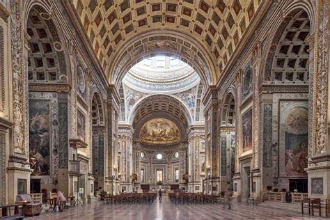 Veduta interna della Basilica di Sant'Andrea a Mantova
