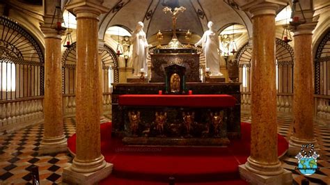 Altare della cripta nella Basilica di Sant'Andrea
