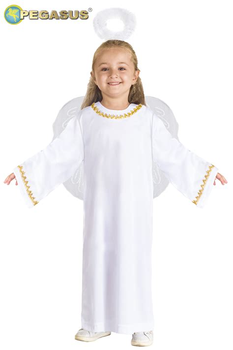 Bambino vestito da Angelo per la sacra rappresentazione
