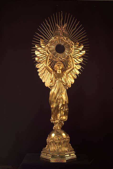 Immagine dell'Ostensorio raggiato di Francesco Jerace esposto nel Museo Diocesano