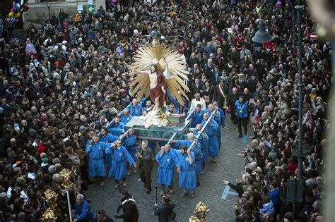 Processione di Pasqua con il Cristo Risorto a Scicli